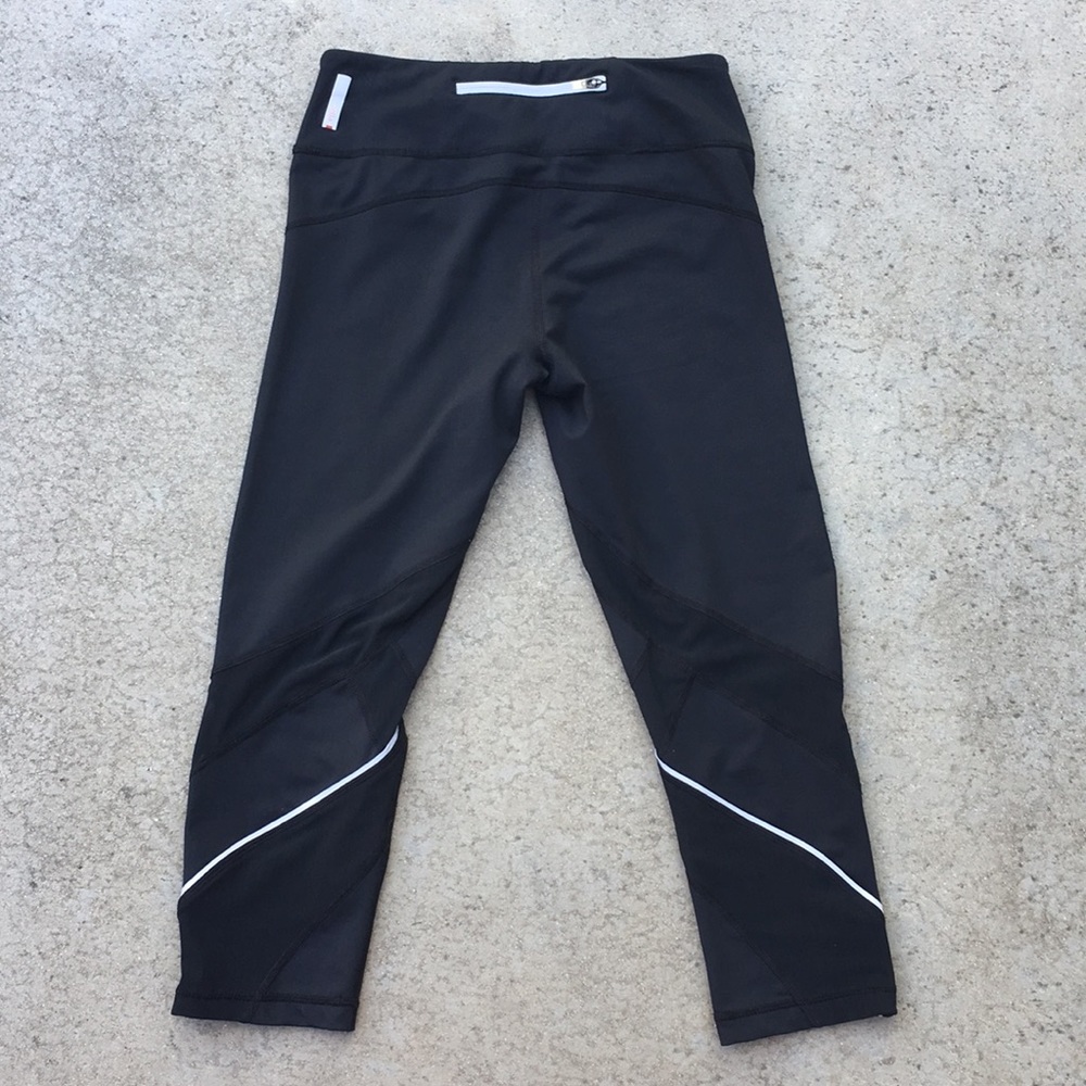 ZELLA | Athletic Crop Capri with mesh panels